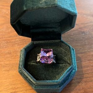 Silver ring with purple stone size 7ish. Old money, gem stone, boho.